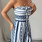 👗💙 Geometrisk jumpsuit med halterneck og sidesliss!